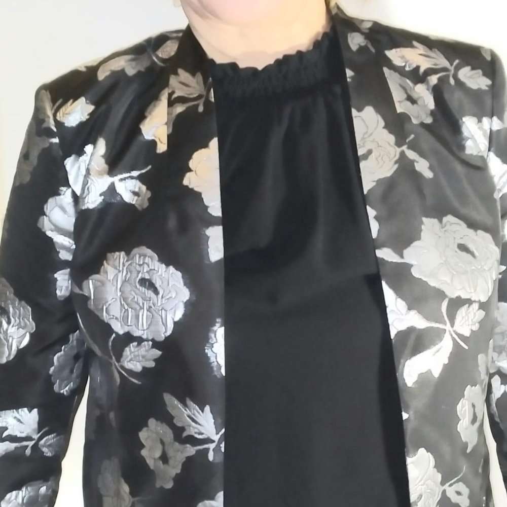 Women's Calvin Klein Black And Metallic Floral Design Blazer Jacket Size 0